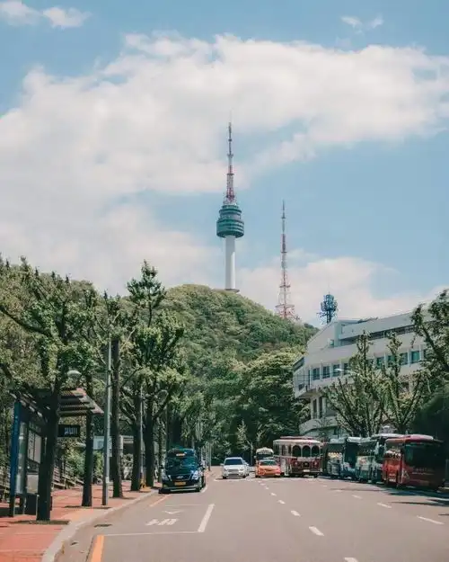 人生的悲凉和乐观存在着一种互相转变的关系,生活怎么样
