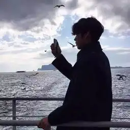 男生头像因为脚在走心却不变