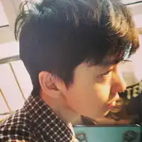 自作多情的男生头像就算在线估计也没人想搭理我吧