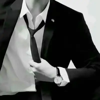 房产经纪人头像男正装正规房地产经纪人微信头像