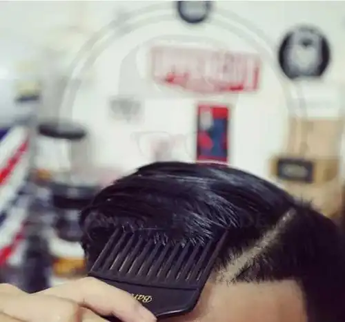 发胶发蜡发泥定型啫喱定型喷雾弹力素有什么区别男生应该如何选择它们会损伤头发或头皮吗