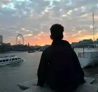 八字婚姻什么样的男命八字异性缘重,却不能找到相爱的人结婚