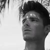 欧美沧桑男人抽烟头像