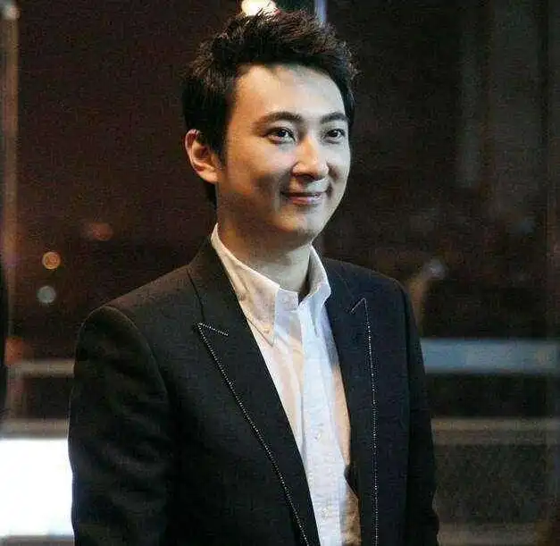 王思聪手表六百万,马化腾手表十六万,他的手表才200多美元