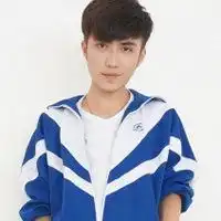 男生头像带校服的的微信头像图片大全