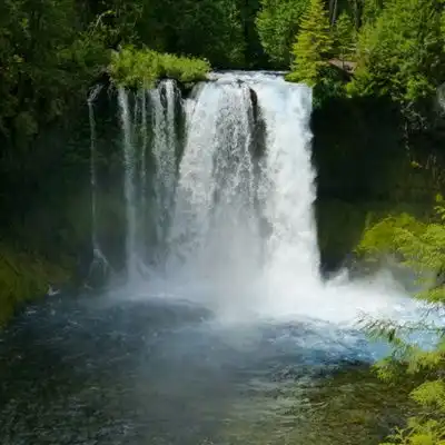 最美瀑布头像湍流的瀑布图片