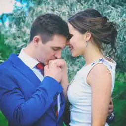 夫妻婚纱照手心型苹果手机高清壁纸2048x2048爱思助手