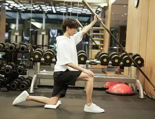 有一种友情叫我们仨他们俩,王俊凯一下场就问他们俩来了没