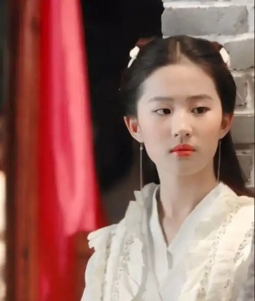 刘亦菲新剧爆火曾因为名字被误解,神仙姐姐真实国籍竟是美国