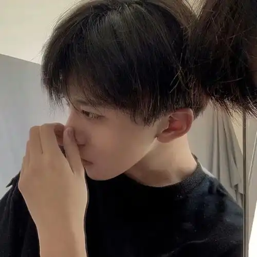 对感情只是三分钟热度的男生,才会有这3个特征,聪明人遇到早撤了
