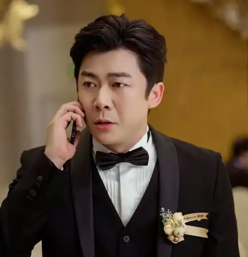 无所畏惧招人恨男配角,戏内反派专业户,戏外却是宠妻好男人