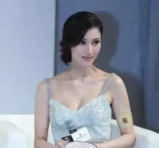 那个重金收割关之琳李嘉欣等女星的刘銮雄,为什么那么有钱