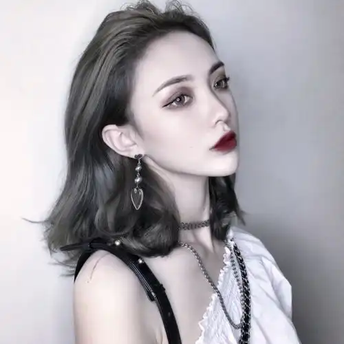 2022霸气高冷到爆的头像女生图片