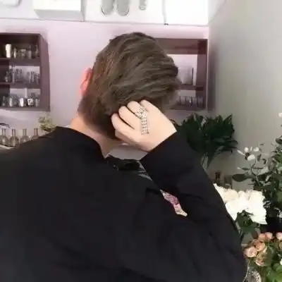 微信头像男图片深沉男人背影男人是需要深沉的