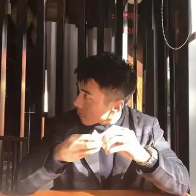 2023最新干练成熟男生头像