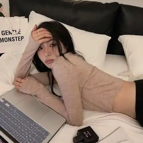 头像人间清醒的现实句子