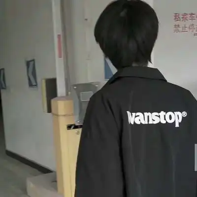 ins酷帅男生头像不知不觉已经变成了故事中的大人们