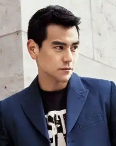 彭于晏清爽发型演绎30成熟男人魅力