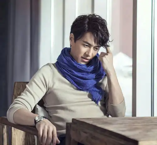 靳东回应热搜刷榜,引用诗句却错误频出,吓得赶紧删除