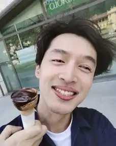睡前故事胡歌偷拍照引唏嘘人到中年,你怎么变成这样了
