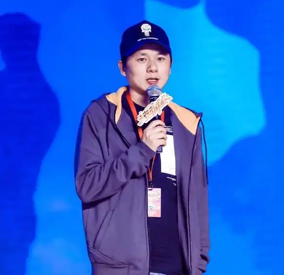 遇龙扑街后,祝绪丹下部剧终于找对了男主角,绅士气质十足