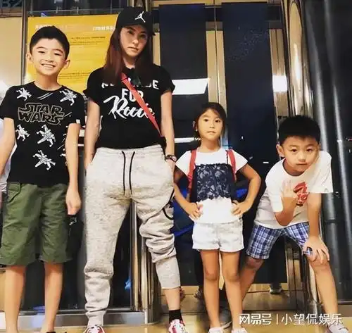 张柏芝曝光15岁儿子正脸照,浓眉大眼气质不俗,意外撞脸演员杨烁