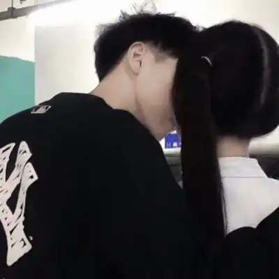 和女生聊天逗她笑的小套路