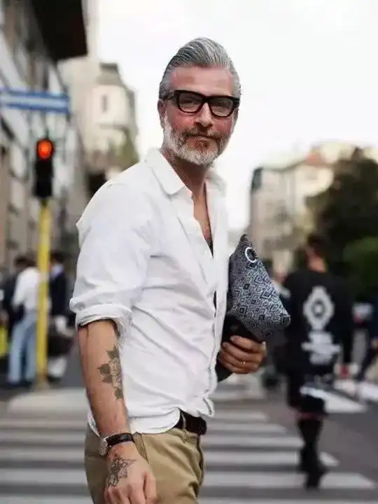 夏季男士如何利用各类单品穿搭出既时尚又有品味的雅痞风格