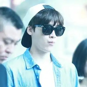 求qq头像,男,成熟点的