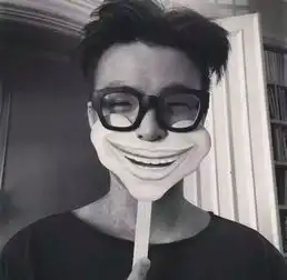 头像也许是单身久了,想恋爱却怕伤害