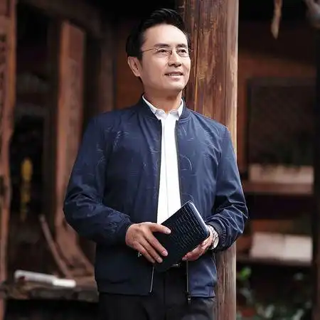洋湖轩榭爸爸装春秋装外套薄款中老年宽松大码夹克中年男士春季休闲上衣a
