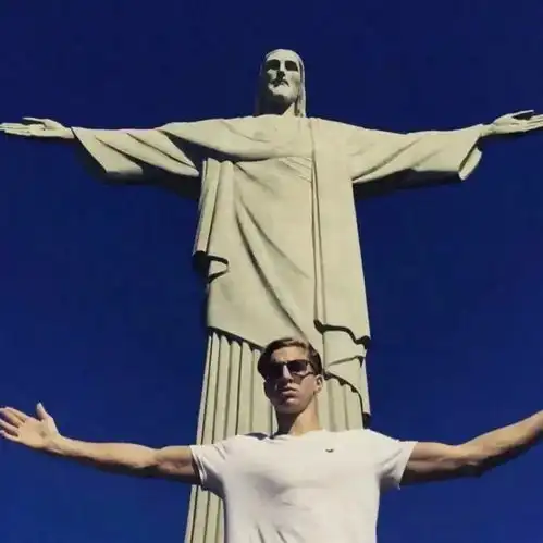 头像昨晚做了个梦望好运