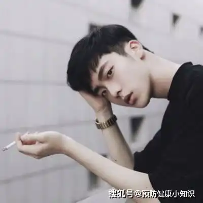 45岁男子查出脑梗,医生提醒睡觉2不带,早上2不做