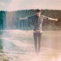 忧郁心情伤感男生图片像这样的