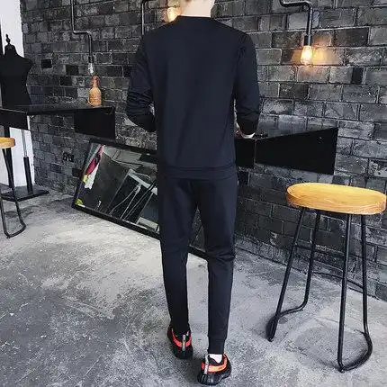 韩版秋季型男套头休闲运动卫衣两件套,亲肤舒适,修身有型不紧绷