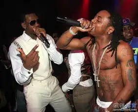 詹皇也追星勒布朗变合影帝曾和莎娃暧昧图