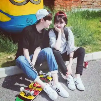 一对霸气超拽情侣个性头像微信头像,和你想得一样的叫幸福