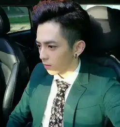 帮帮忙给我一个头像冷漠,不要笑的,孤魂的