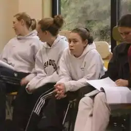 经历4年无爱婚姻后离婚变性,这个家庭主妇终于在30岁活成真正的自己