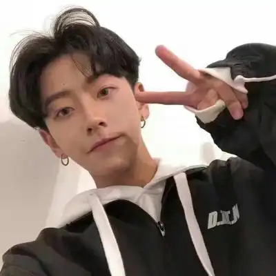 帅气卖萌的阳光男生yy头像高清十斤情话不及一个拥抱