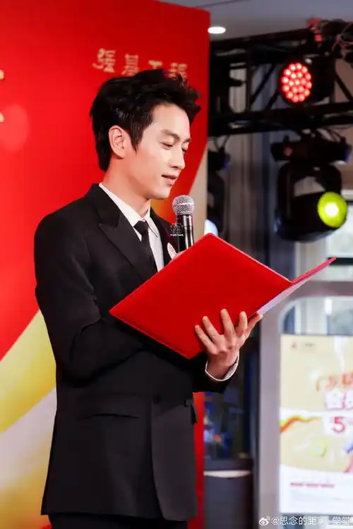 离婚20天后,42岁陈妍希暴瘦,对比陈晓容光焕发,差距一目了然