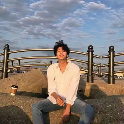 qq头像男生帅气超拽霸气十足2018爱到习惯才算长久