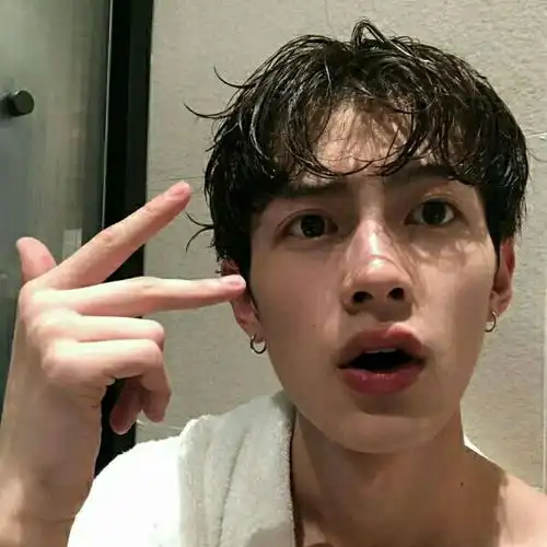 林挽男生头像星空再亮却不及你男生头像我要个性网