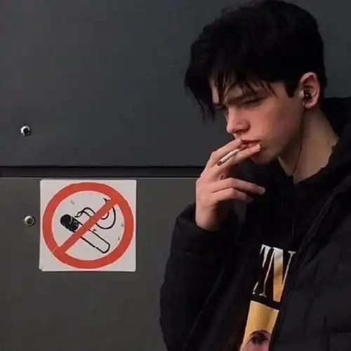 头像君吸烟有害健康