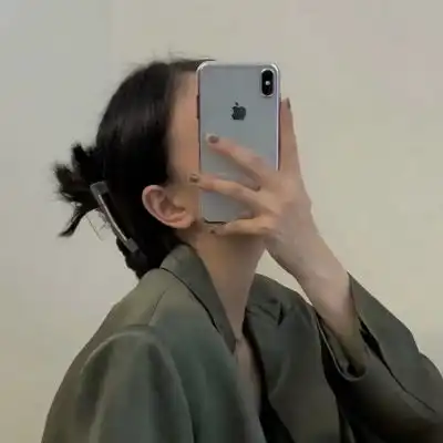 2021霸气女生真人头像超酷手机挡脸等到黑夜翻面之后会是新的白昼