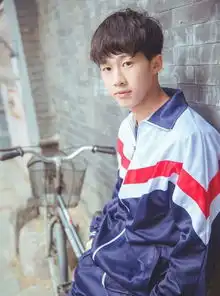 好可口周冬雨前男友田明鑫是枚篮球小鲜肉