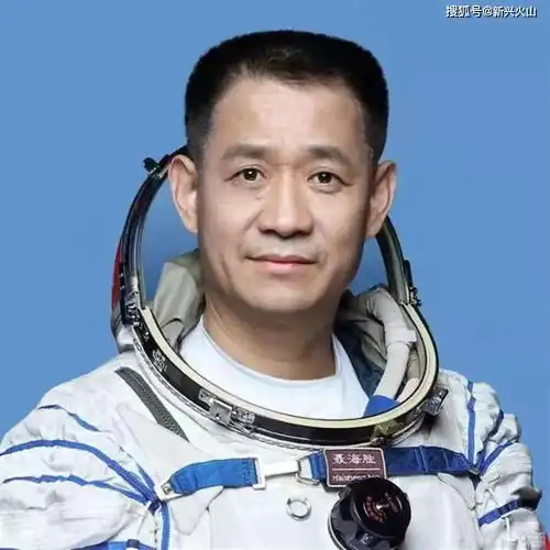 聂海胜少将57岁再探太空今春上海交大博士毕业,小时就有飞天梦