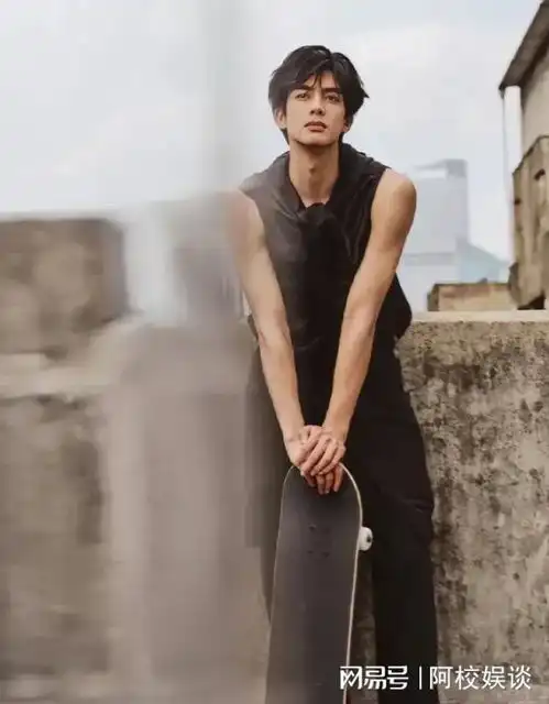 内娱最有男人味的艺人,李现,吴磊,黄景瑜,王一博赫然在列