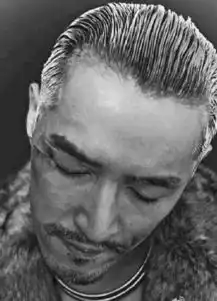 你居然是这样胡歌老胡多年前写真曝光,披大衣留胡渣男人味十足