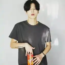 男生头像能够拥抱的就别拉扯